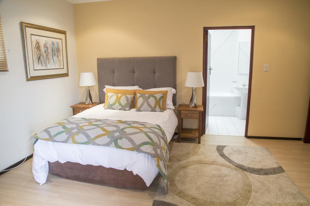Misty Blue Bed And Breakfast เดอร์บัน ภายนอก รูปภาพ